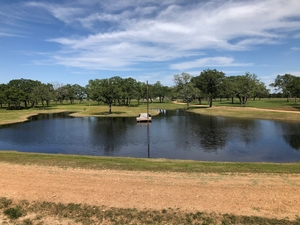 Horse Shoe Pond, Giddings